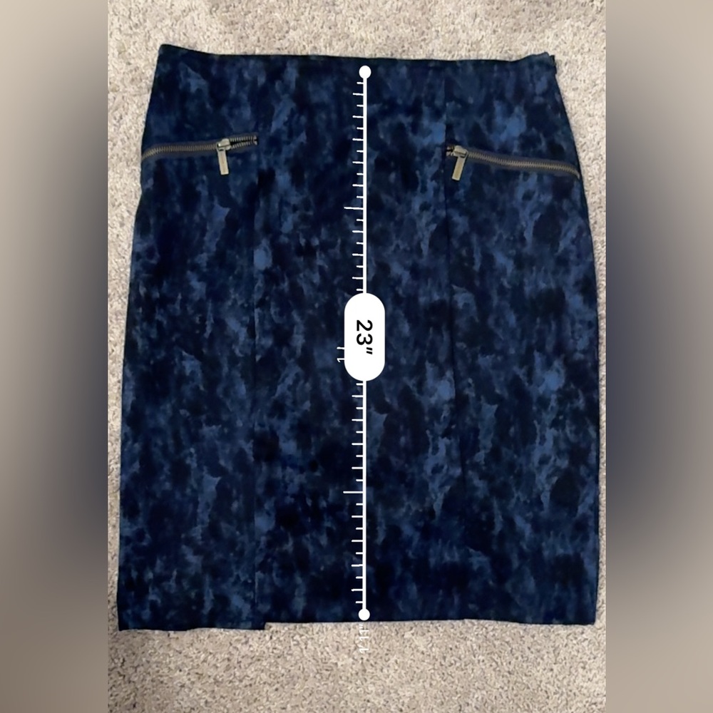 Blue and black printed skirt with lining